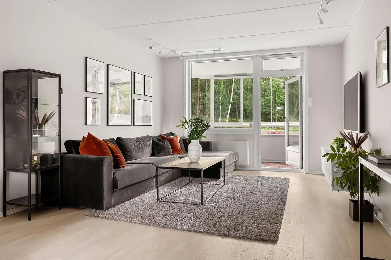 Home Window Tint: Privacy, UV, and Energy Savings